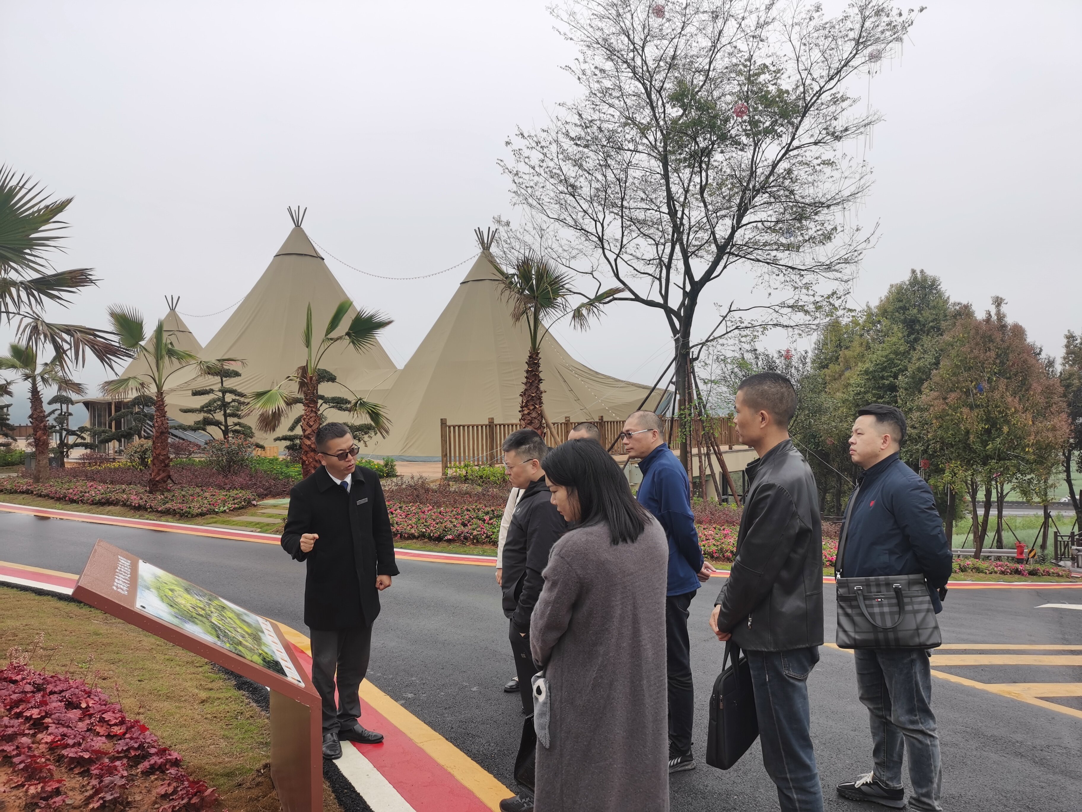 巴中發(fā)展控股集團黨委副書記、總經(jīng)理沈鵬帶隊赴云南羅平縣等地考察學(xué)習(xí)